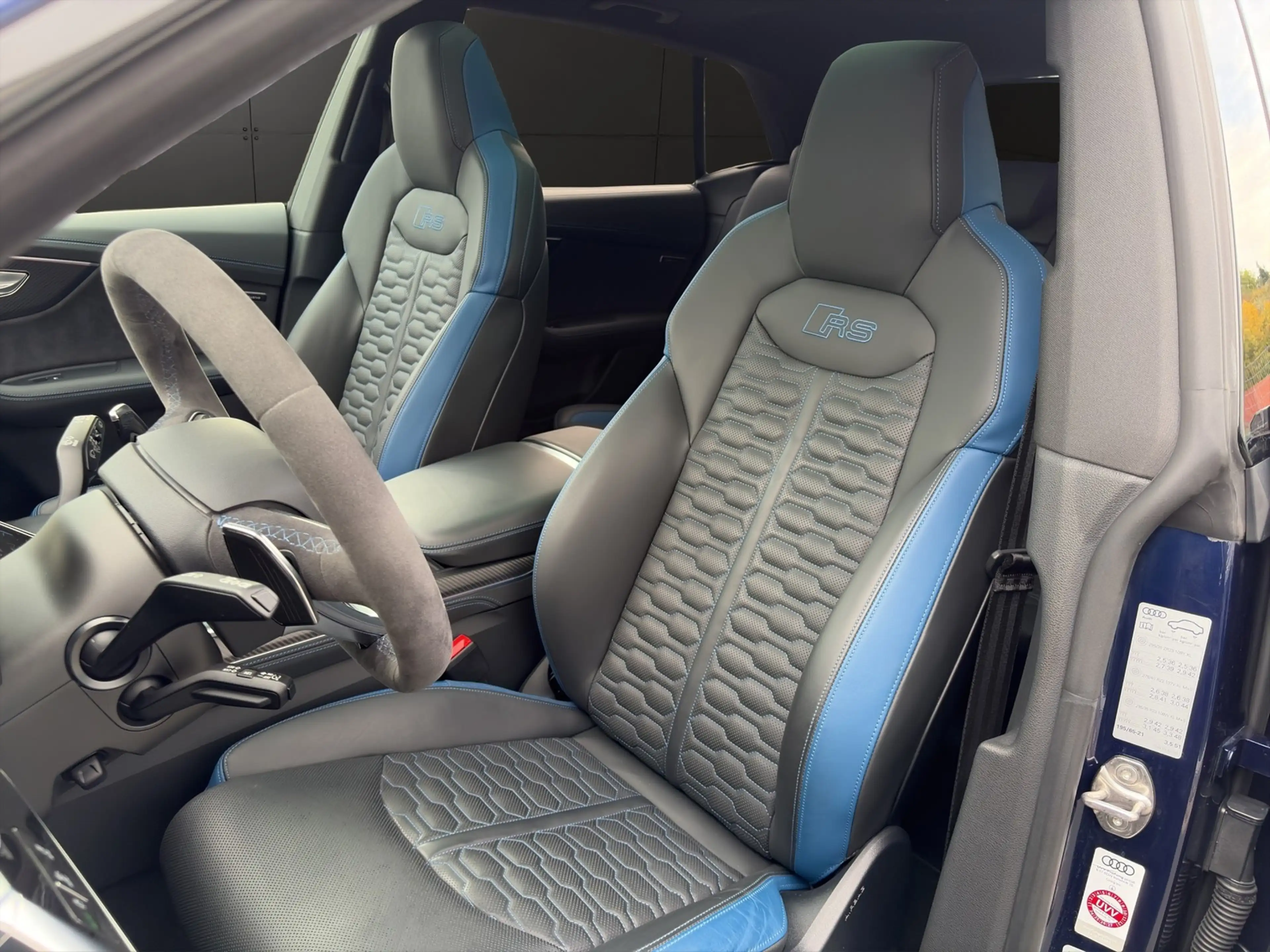 Audi RS Q8 4.0 TFSI quattro B&O+Pano+Standhzg+Matrix — photo 7