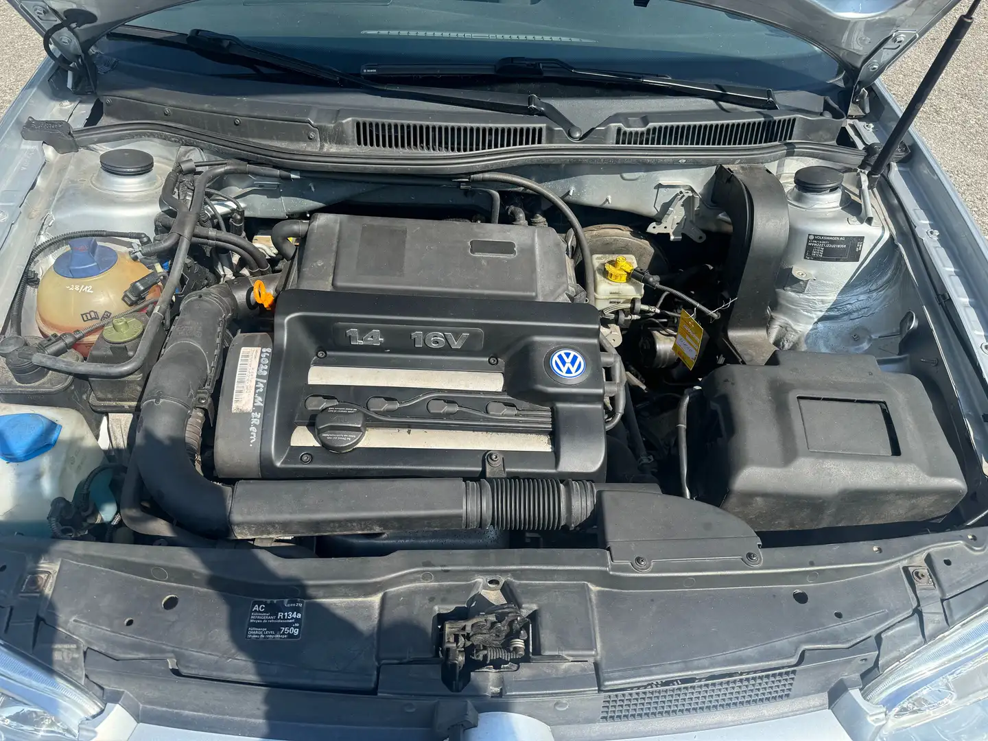 Volkswagen Golf Golf Plateado - 2