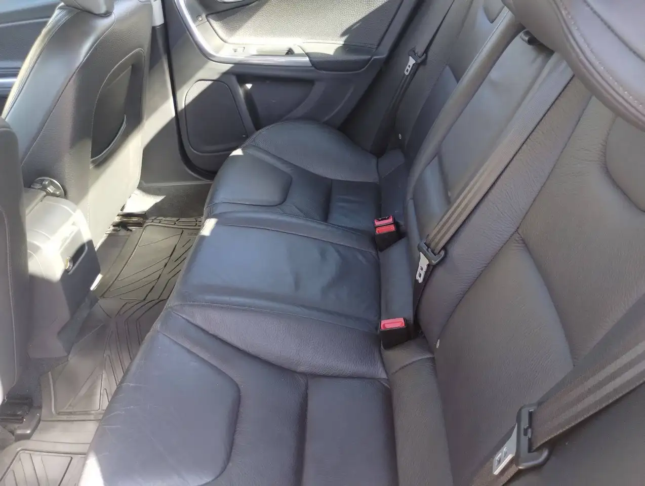 Volvo S60 photo Volvo S60
