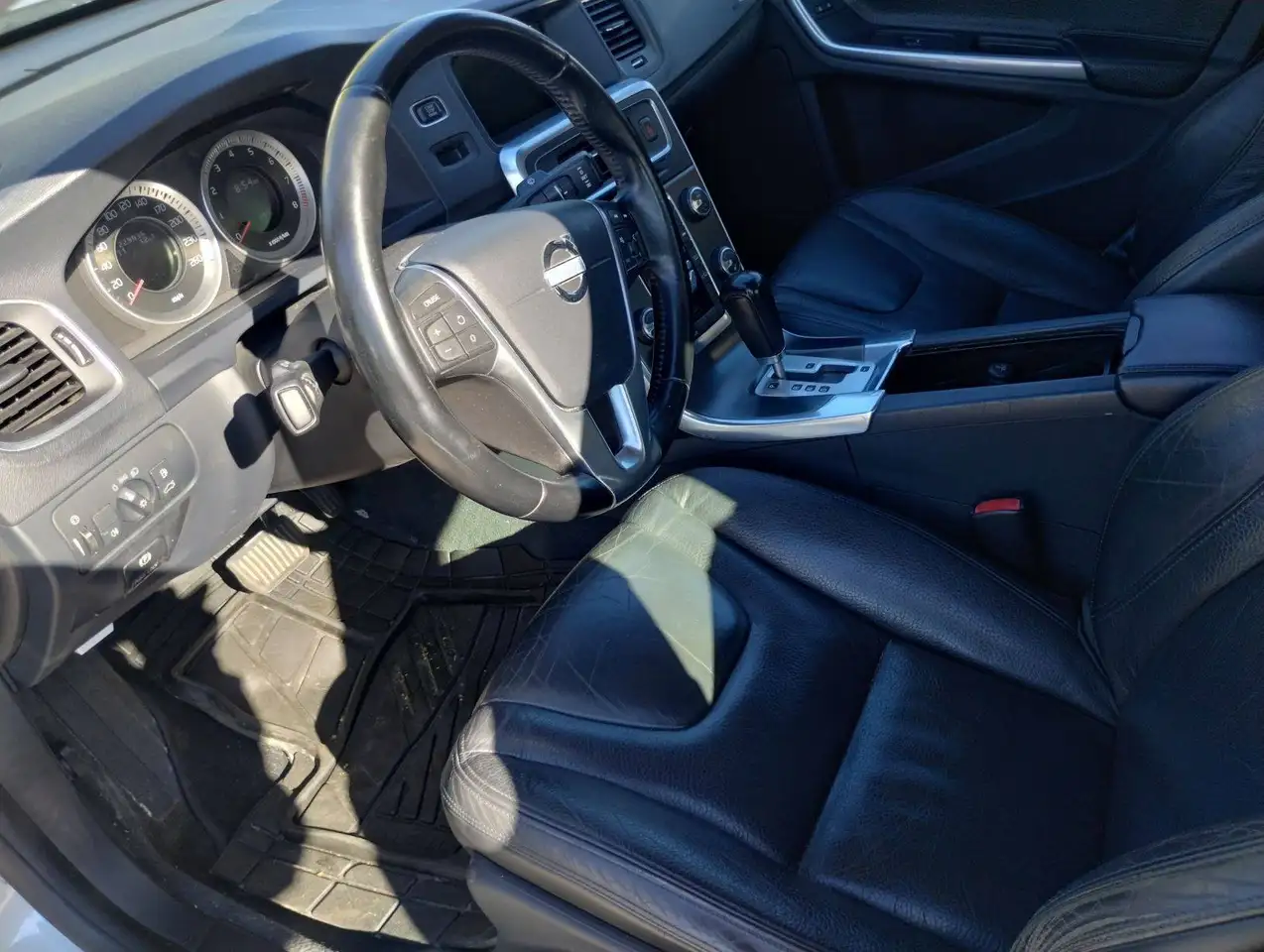 Volvo S60 photo Volvo S60