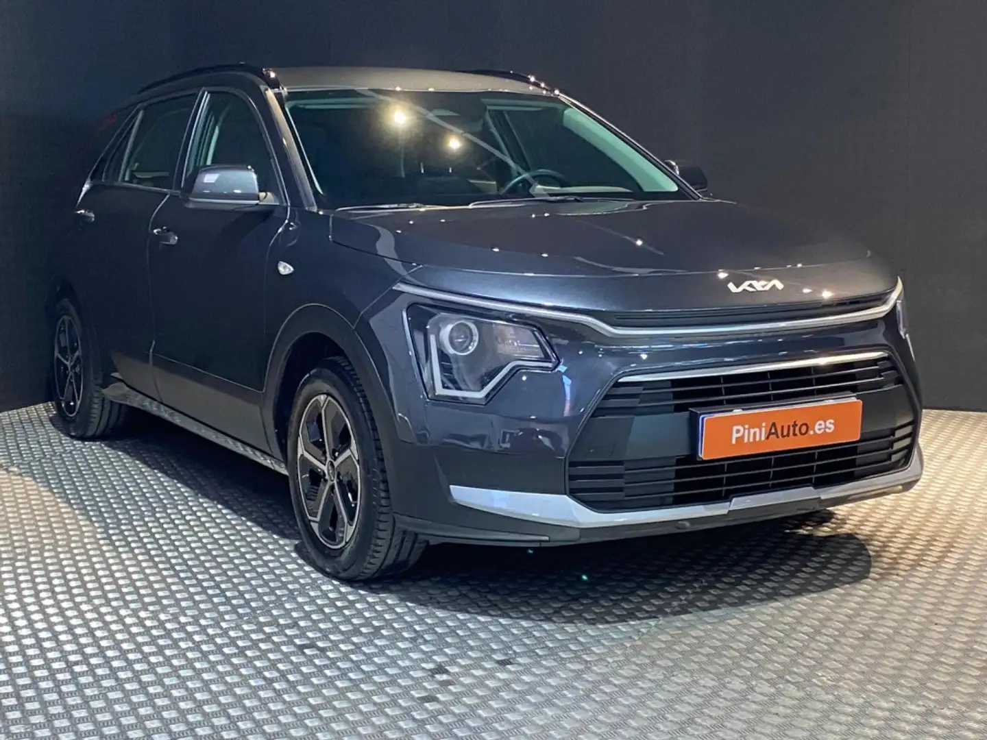 Kia Niro 1.6 HEV Concept 141 Grijs - 2