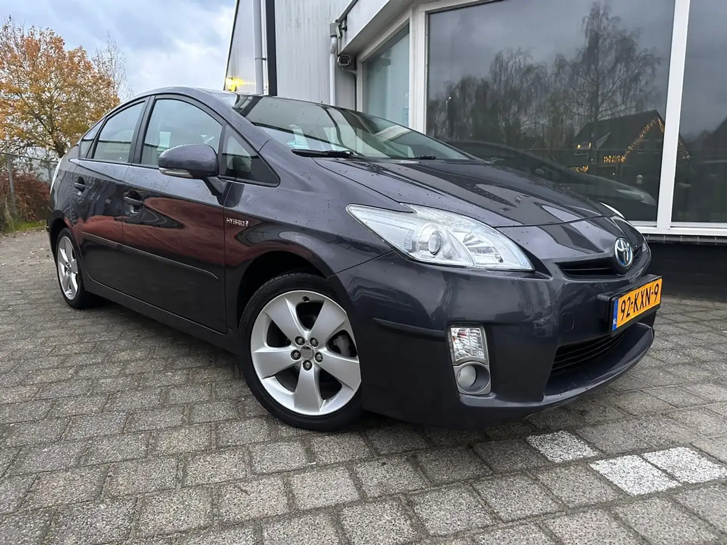 Toyota Prius 1.8 Comfort Grijs - 2
