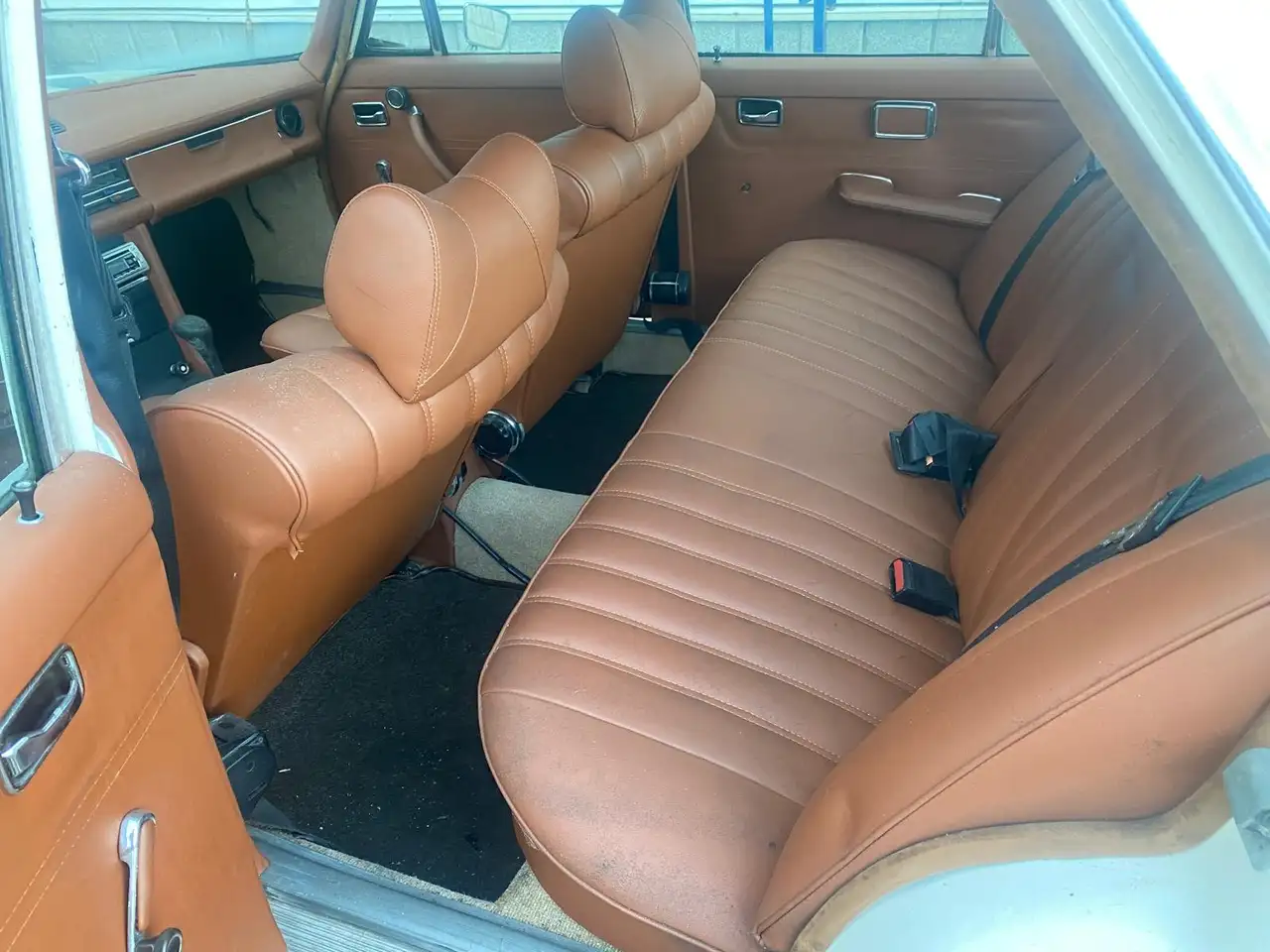 Mercedes-Benz 210/310 W115, foto 5
