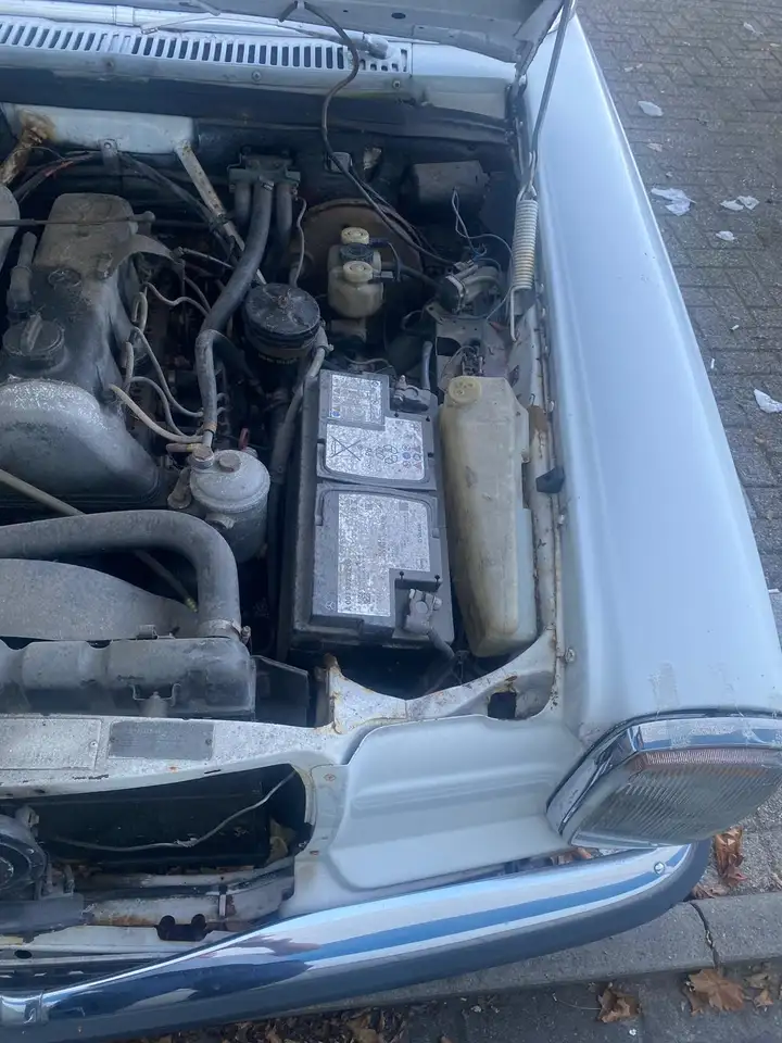 Mercedes-Benz 210/310 W115, foto 9