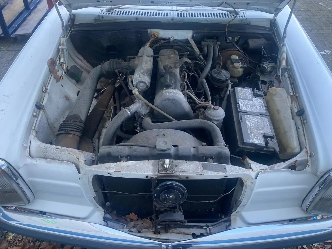Mercedes-Benz 210/310 W115, foto 10