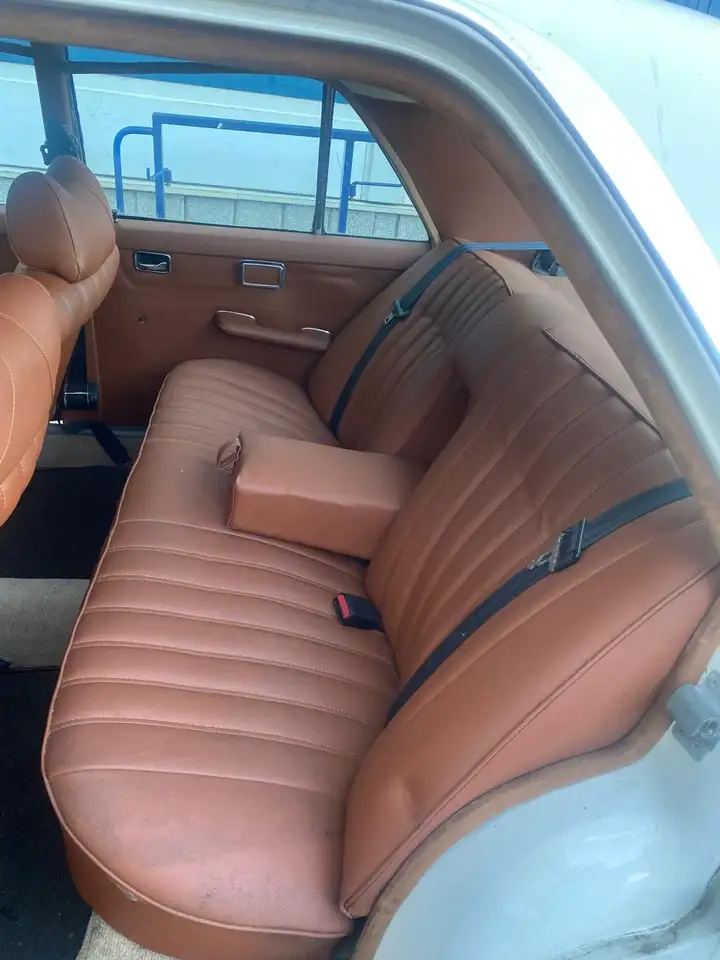 Mercedes-Benz 210/310 W115, foto 6