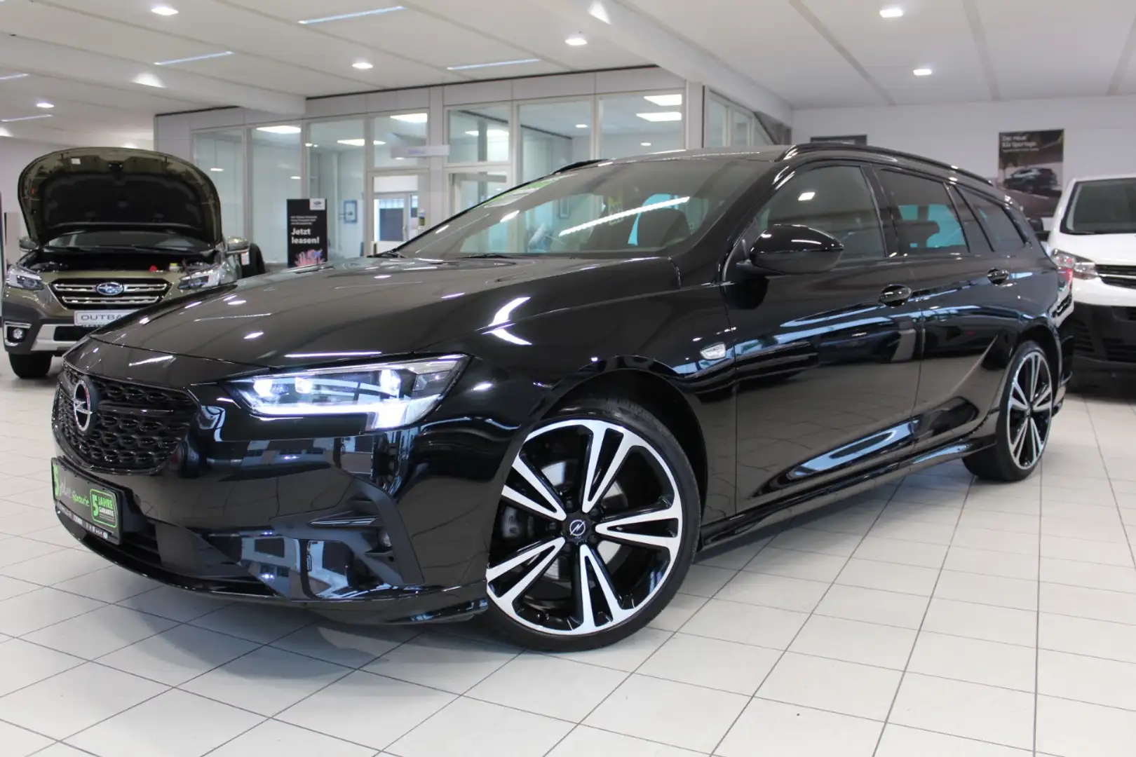 Opel Insignia Sportstourer 2.0 CDTI ULTIMATE ACC+AHK Zwart - 2