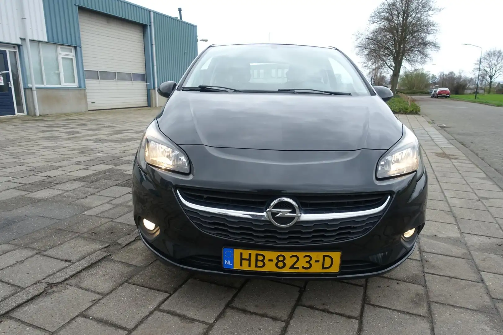 Opel Corsa 1.4 Edition - lm velgen - mf stuur - org. nl auto Zwart - 2