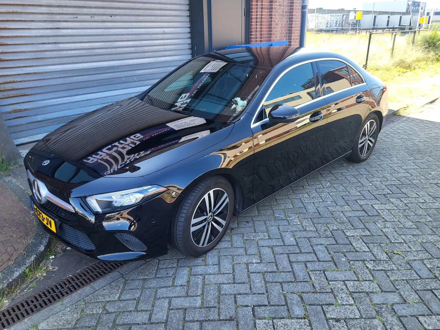 Mercedes-Benz A 180 A180 Sedan Business Solution Zwart - 1