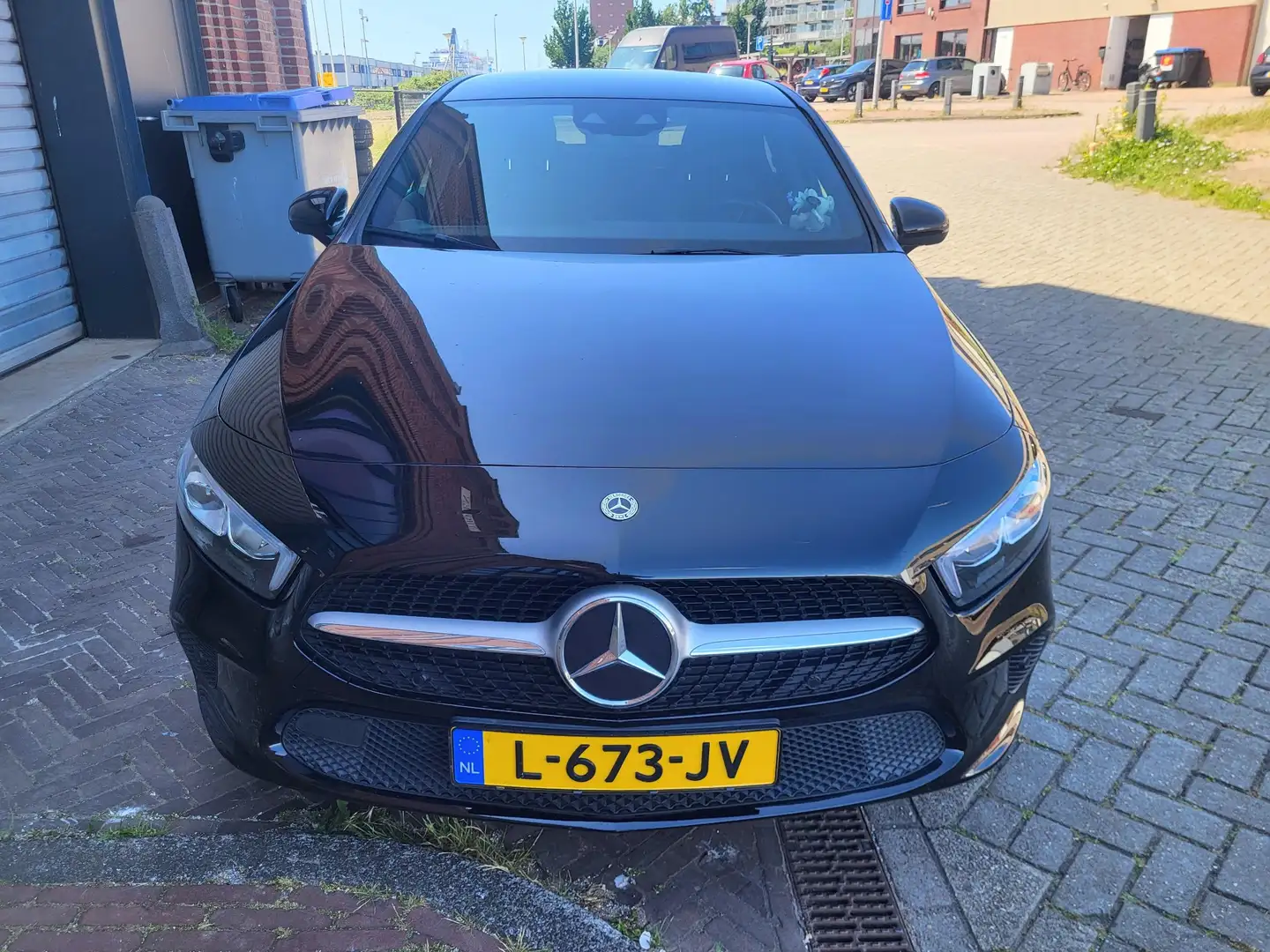 Mercedes-Benz A 180 A180 Sedan Business Solution Zwart - 2