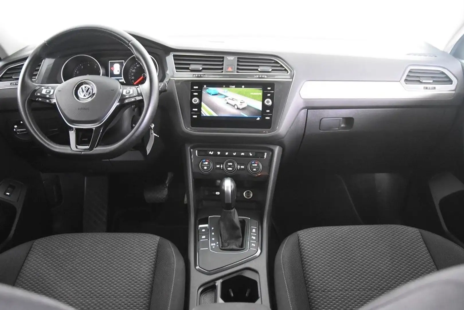 Volkswagen Tiguan Allspace 1.5 TSI DSG *1.Hand*Navi*SHZ*EHK Grau - 2