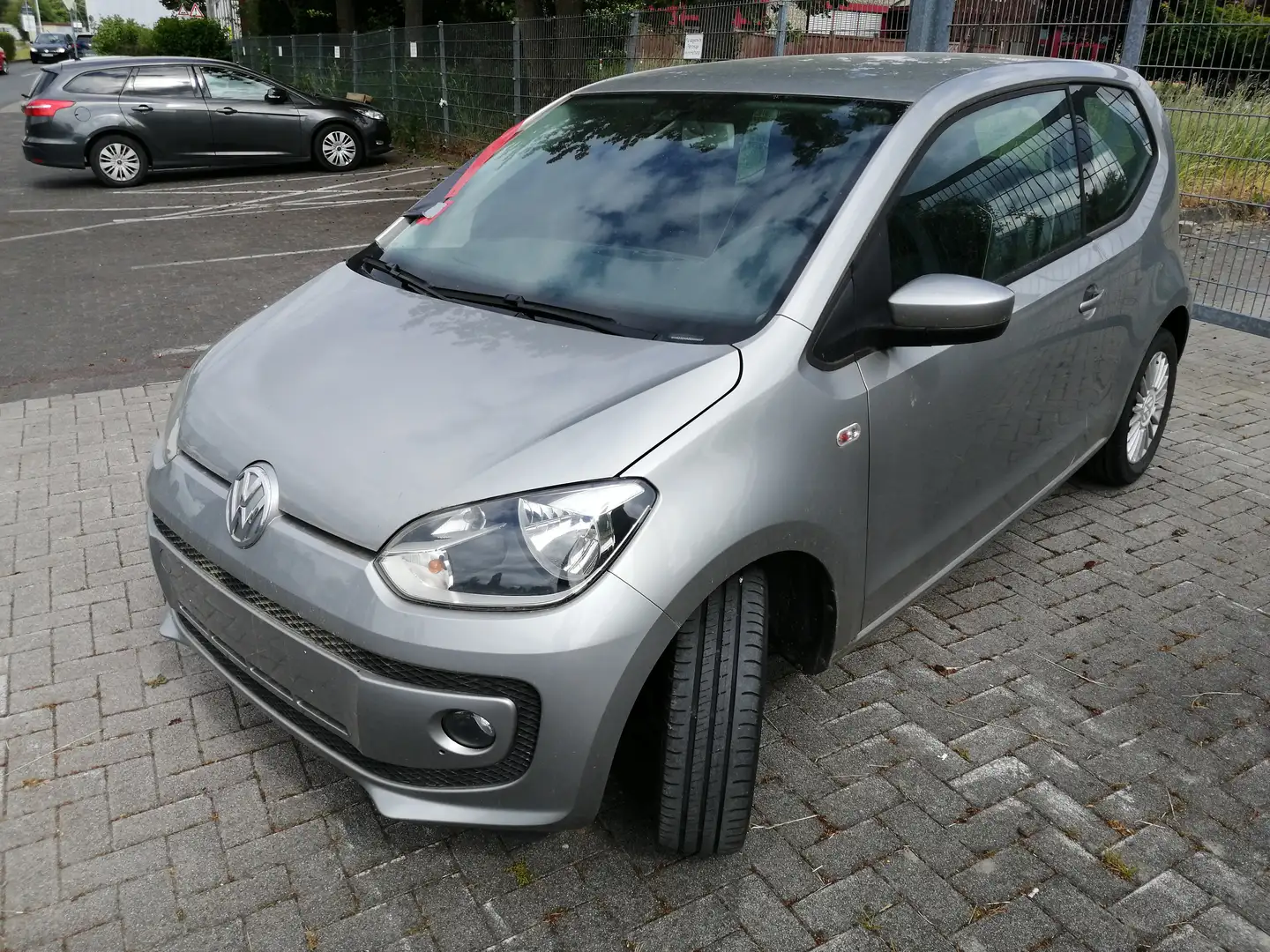 Volkswagen up! high up! Klima, Sitzh.,Navi, 1.Hd.,Alu,Euro5,Leder Grau - 2