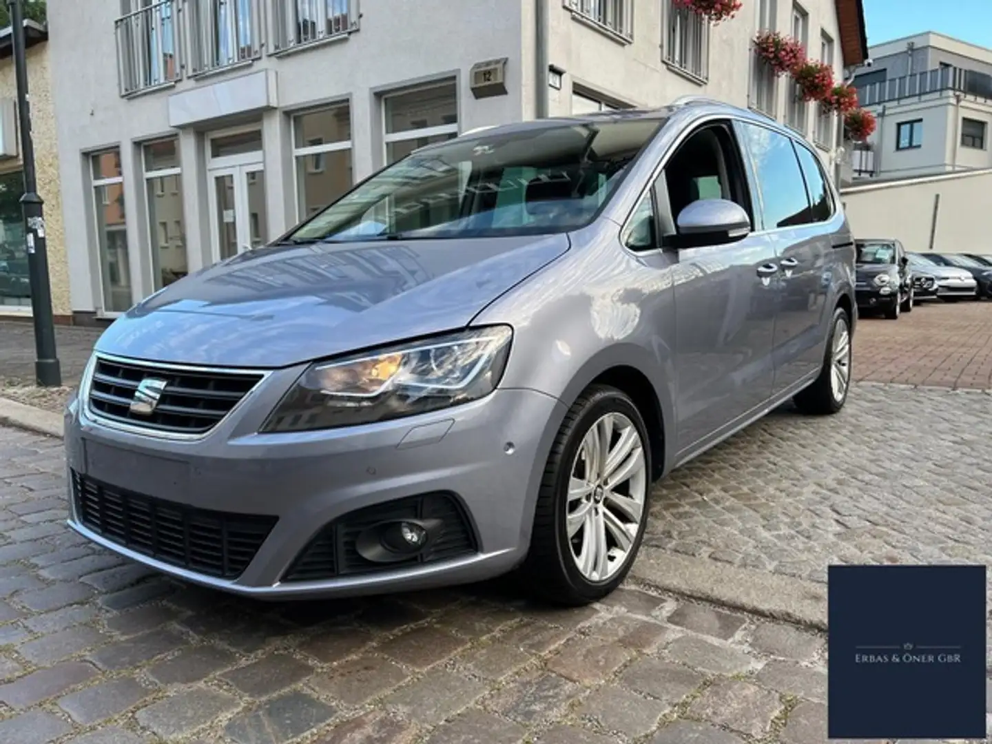 SEAT Alhambra Style PANO*SHZ*Bi-XENON*KAM*7 SITZER Silber - 1