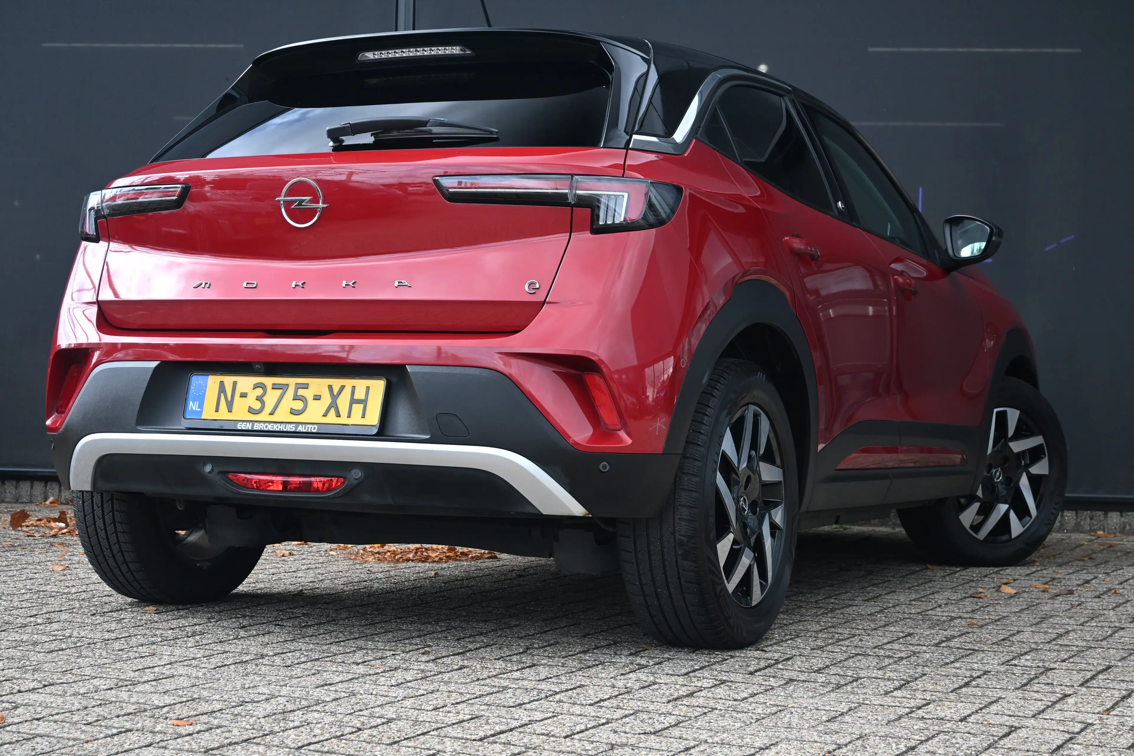 Opel Mokka-E Business Elegance 50-kWh 11kw bl. | Keyless Entry — photo 2