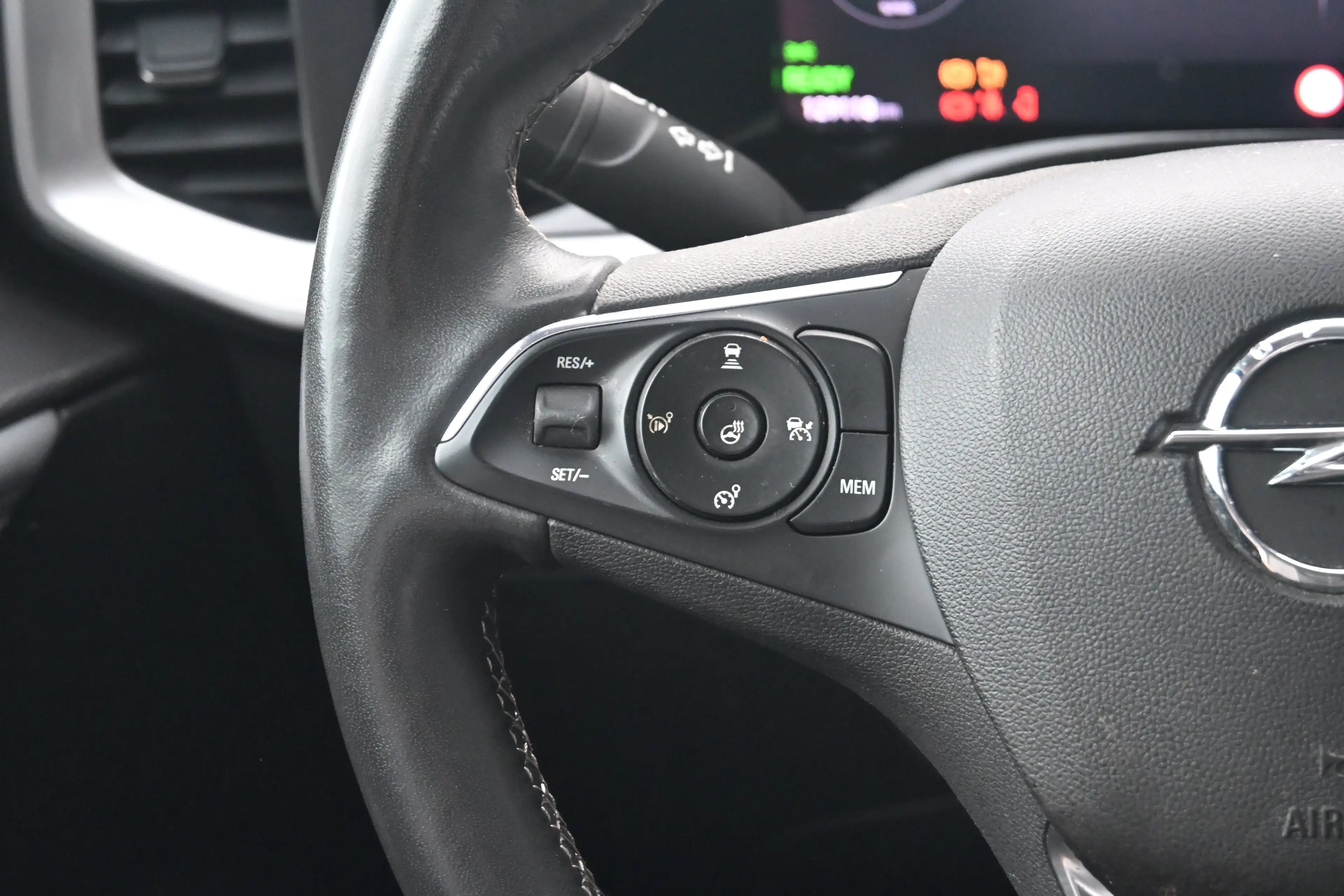 Opel Mokka-E Business Elegance 50-kWh 11kw bl. | Keyless Entry — photo 12