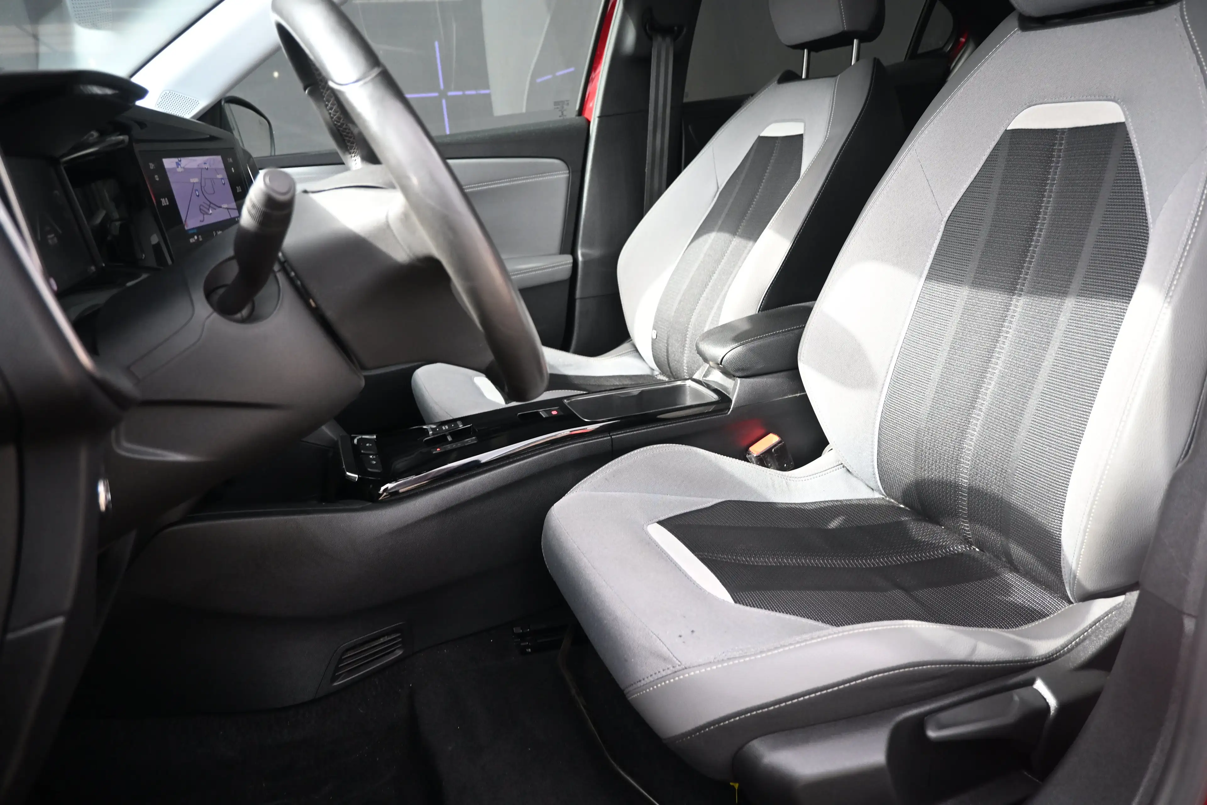 Opel Mokka-E Business Elegance 50-kWh 11kw bl. | Keyless Entry — photo 6