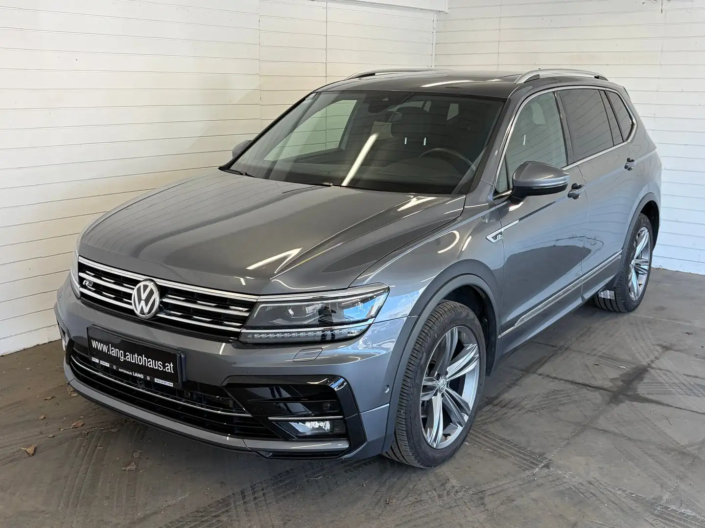 Volkswagen Tiguan Allspace HL TSI OPF DSG 5-Sitzer Grau - 1