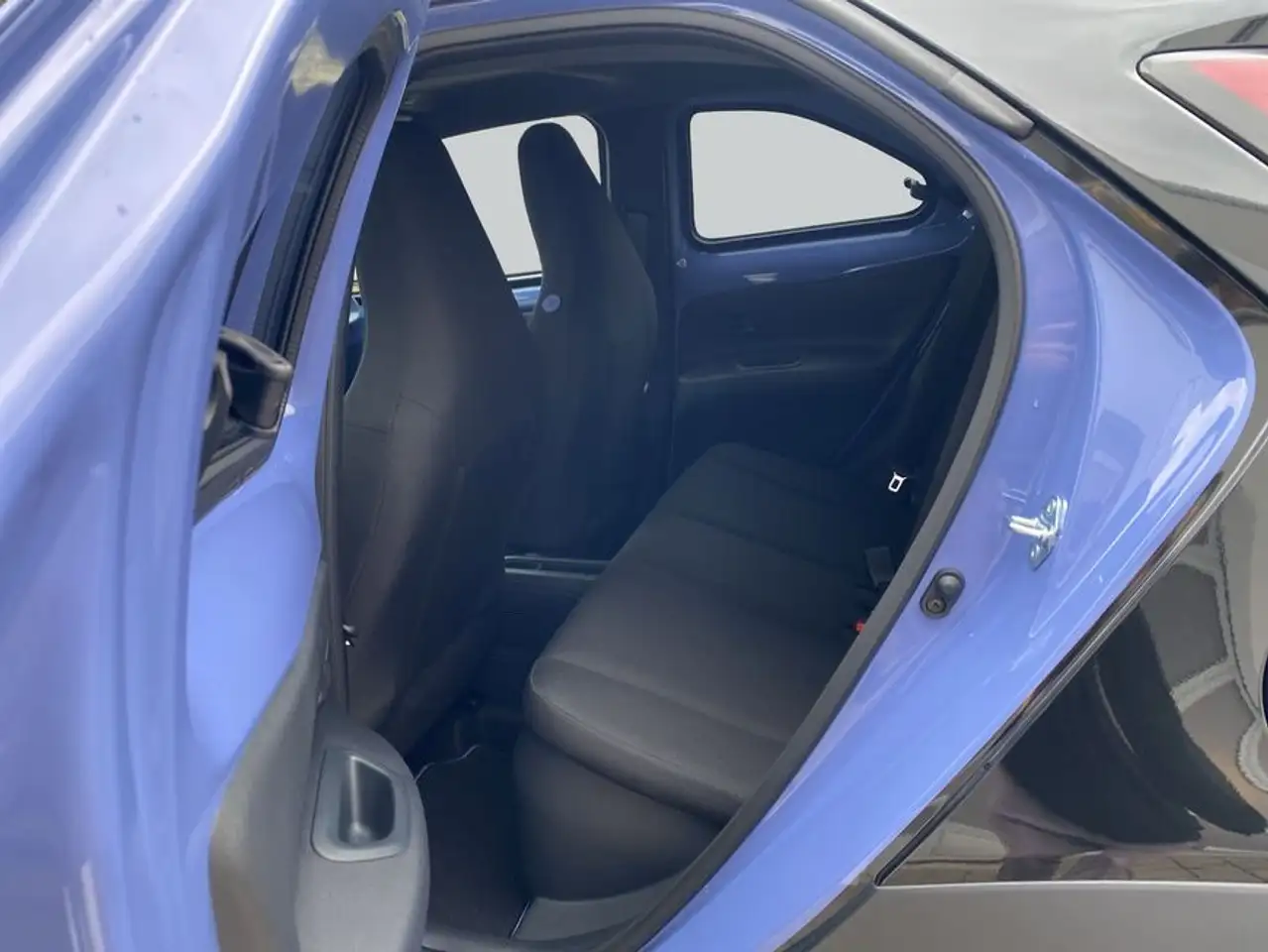 Toyota Aygo X X 1,5 Hybrid Teamplayer 68 kW, 5-türig 12