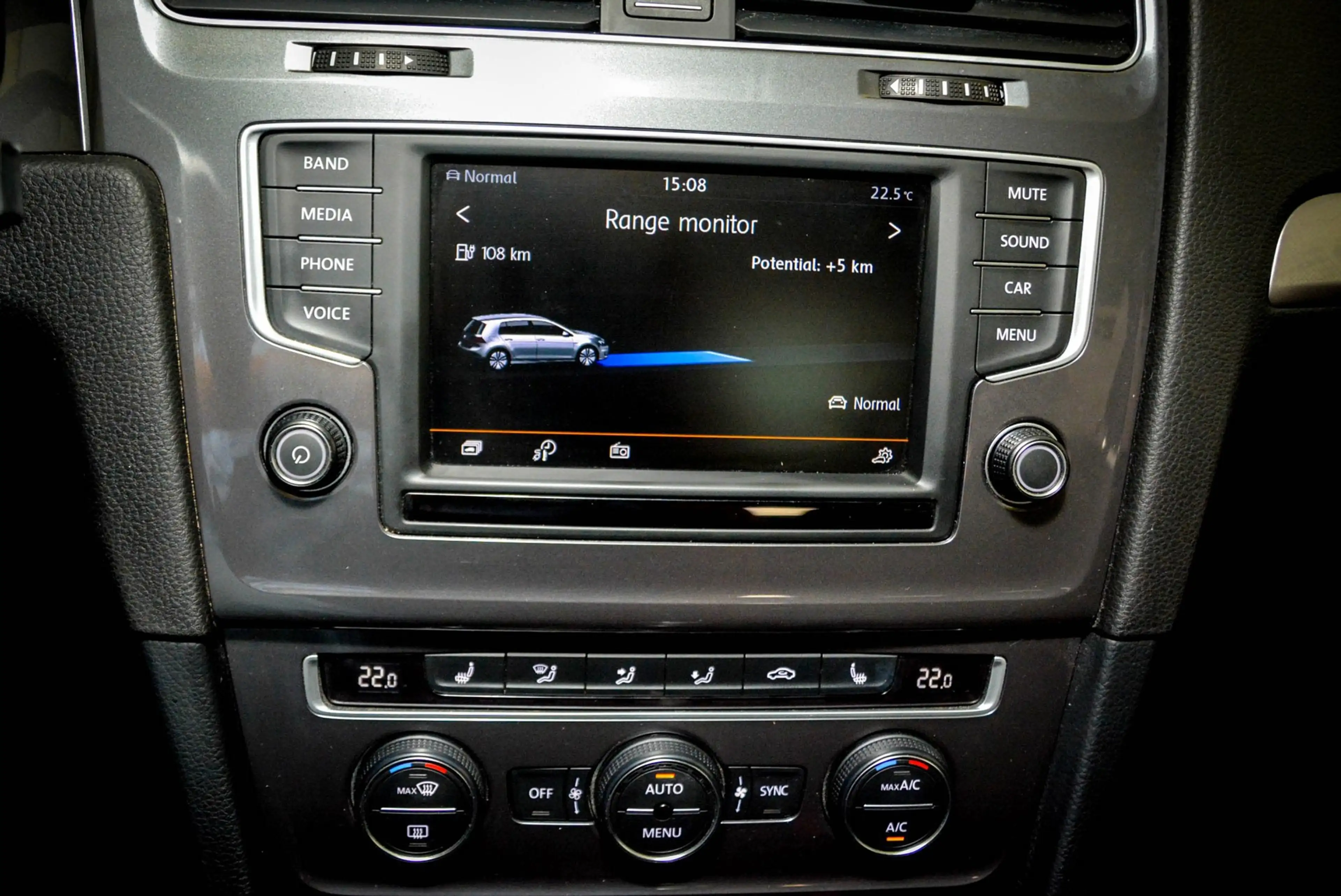 Volkswagen e-Golf E-Golf, achteruitrijcamera, airco — photo 24