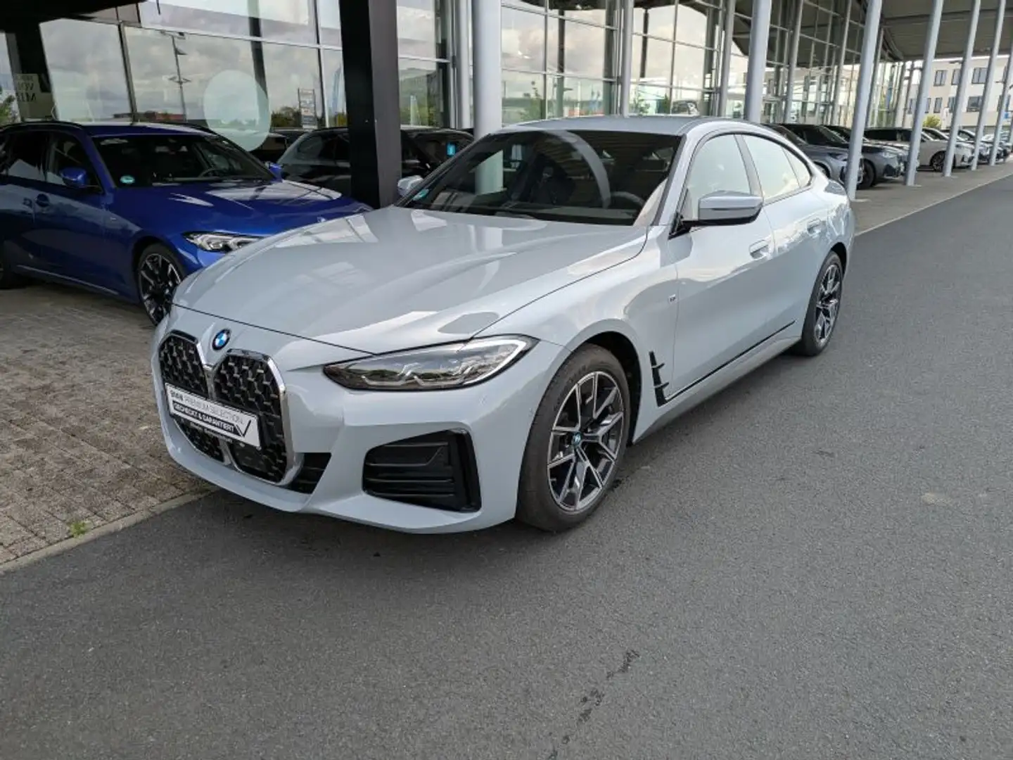 BMW 420 i Gran Coupé M Sport Navi. Park.Ass.Plus. DAB Šedá - 2
