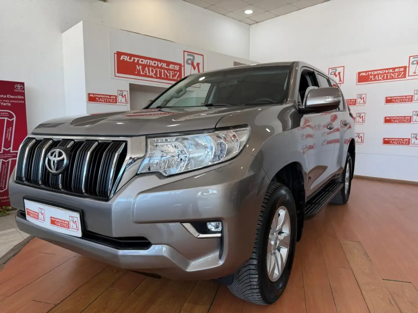 Toyota Land Cruiser D-4D VX Aut. Marrón - 1