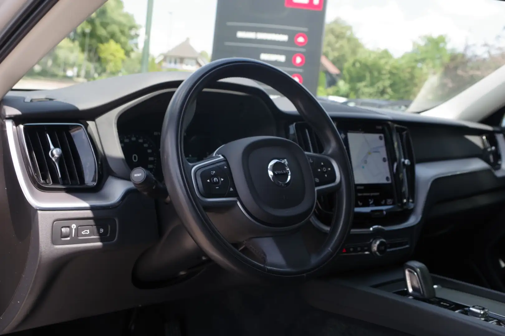 Volvo XC60 2.0 Recharge T6 AWD 340 PK Inscription PHEV, Panor Grijs - 2