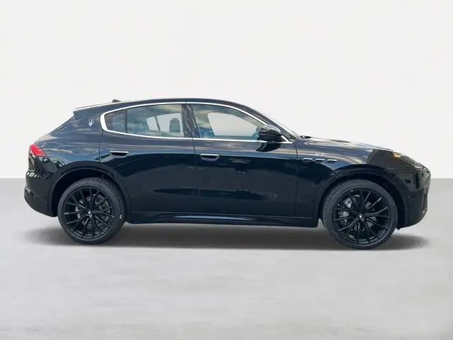Maserati Grecale view 4