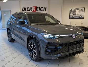 2.0TDI 4M R-Line Launch Pano Black AHK 20