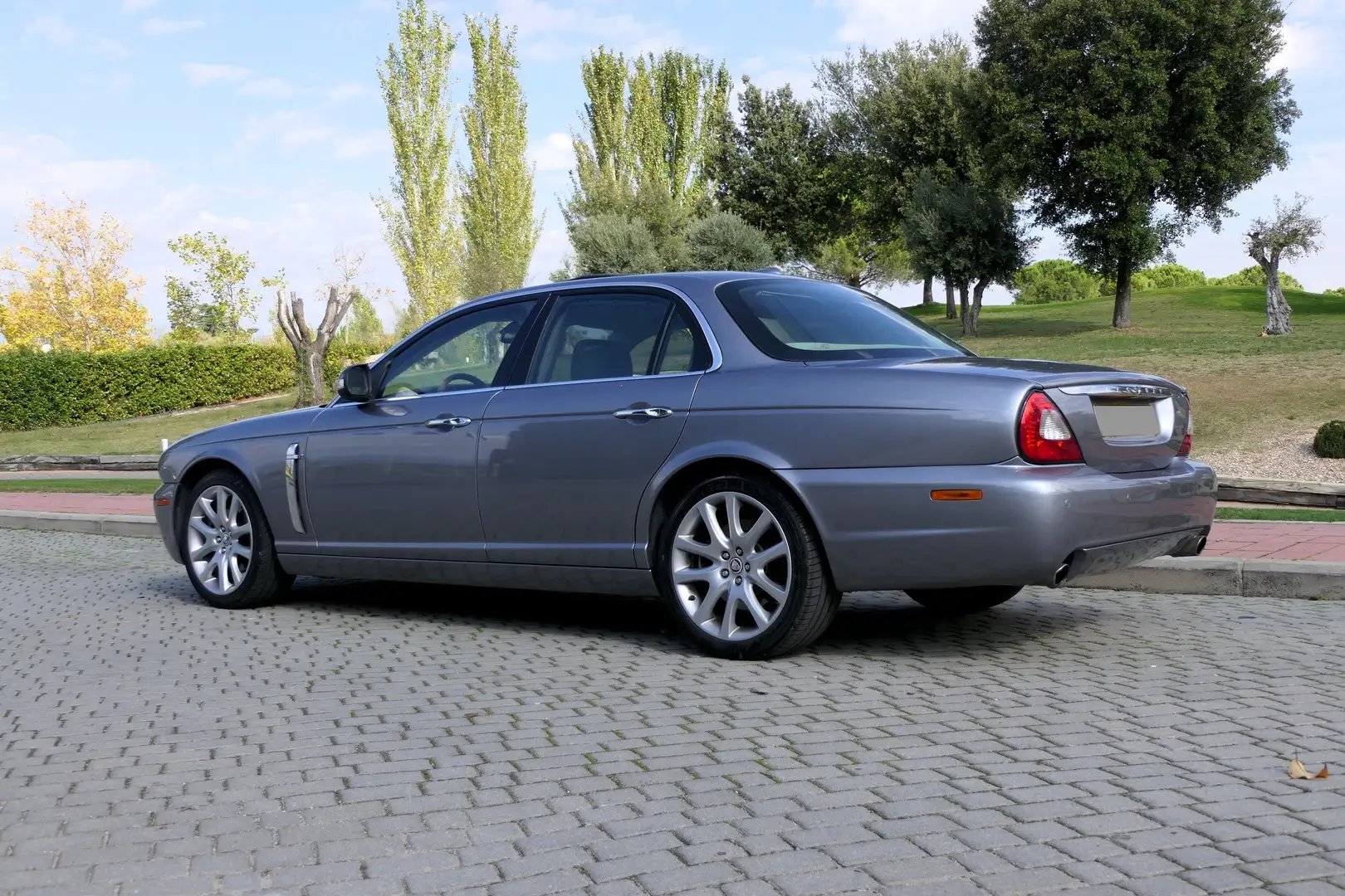 Jaguar XJ XJ X358 2.7d V6 Portfolio Grigio - 1