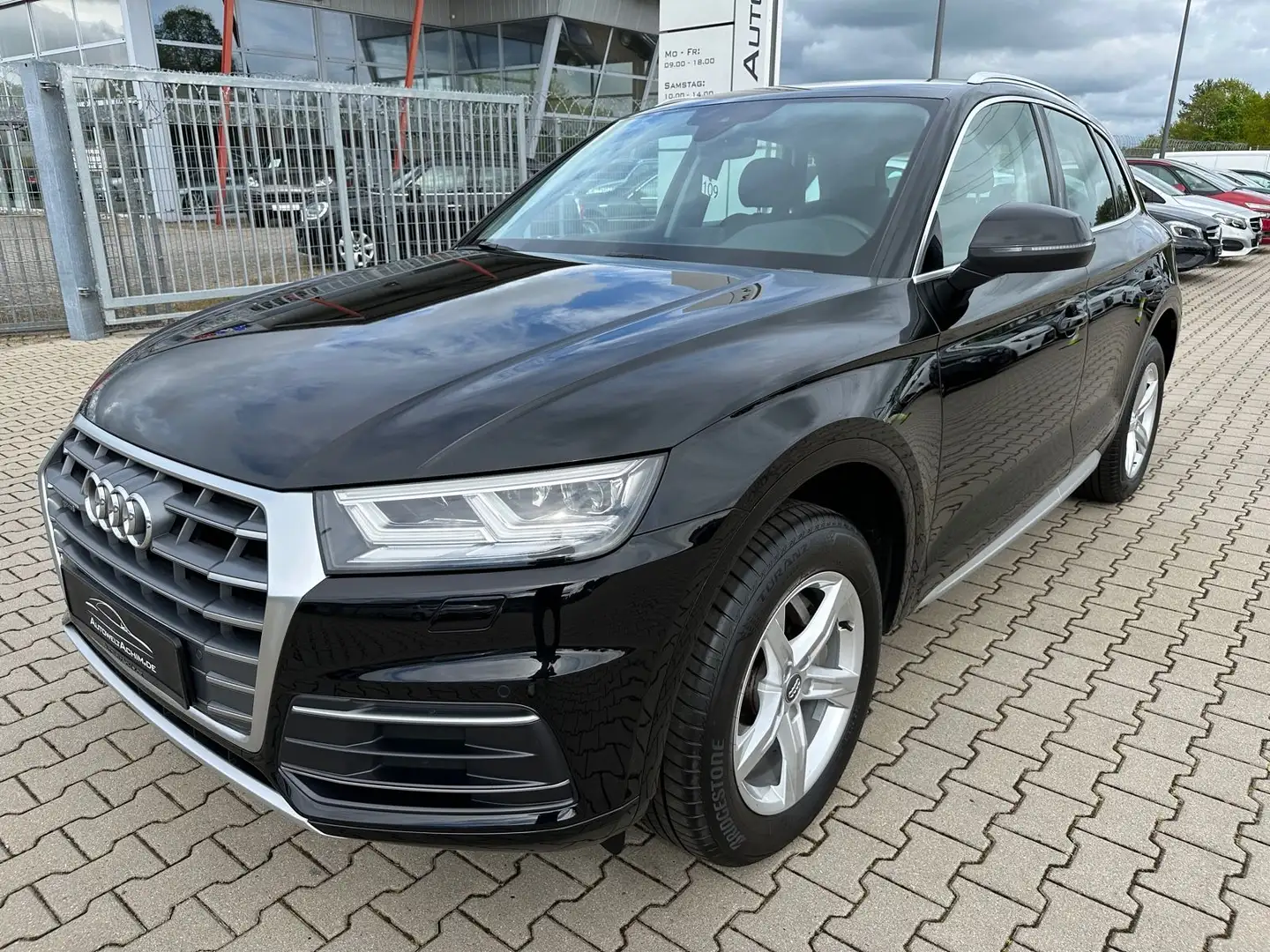 Audi Q5 quattro sport Schwarz - 1