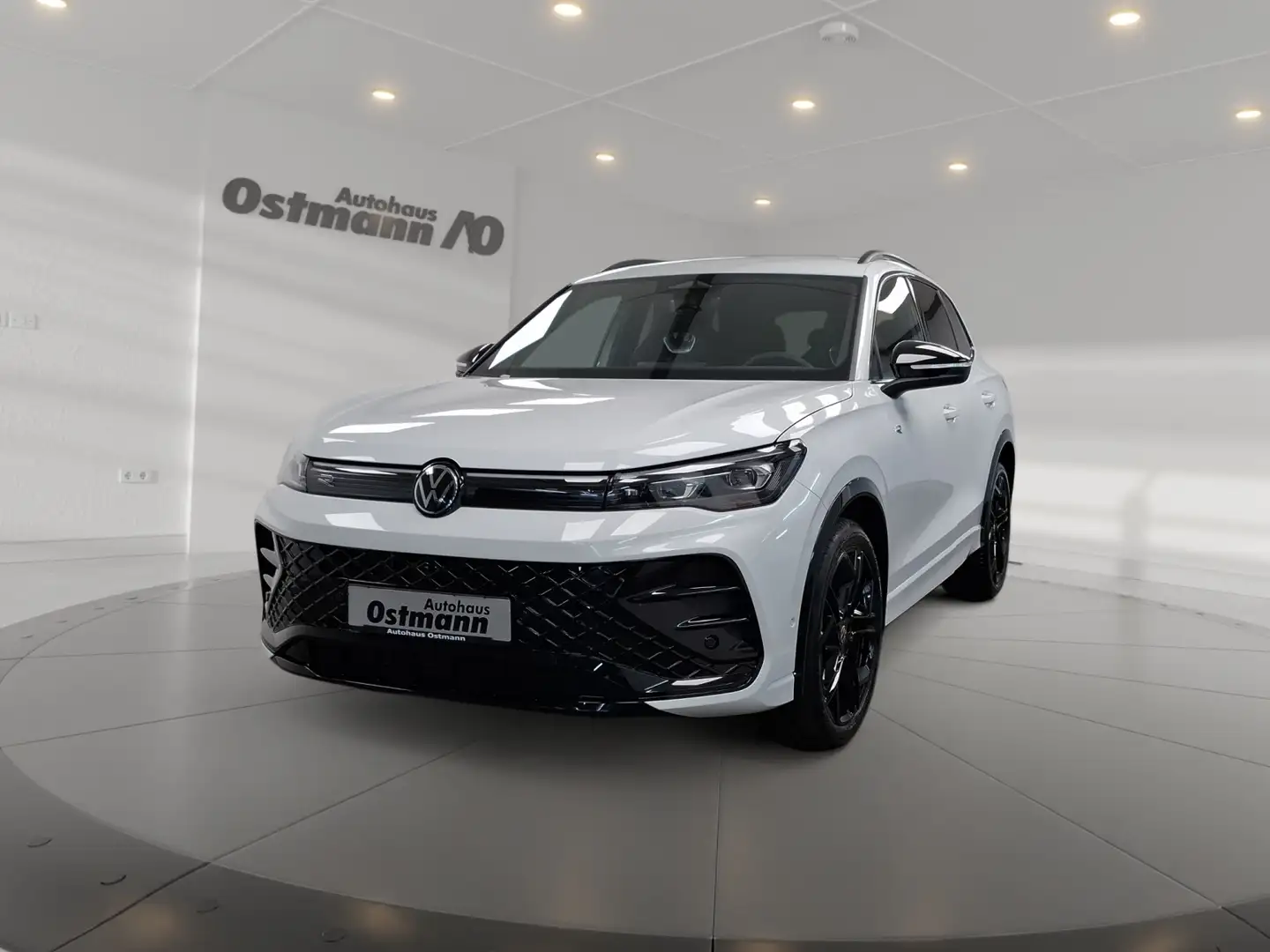 Volkswagen Tiguan 1.5 eTSI Massage 360 KeyLess AHK Wit - 1