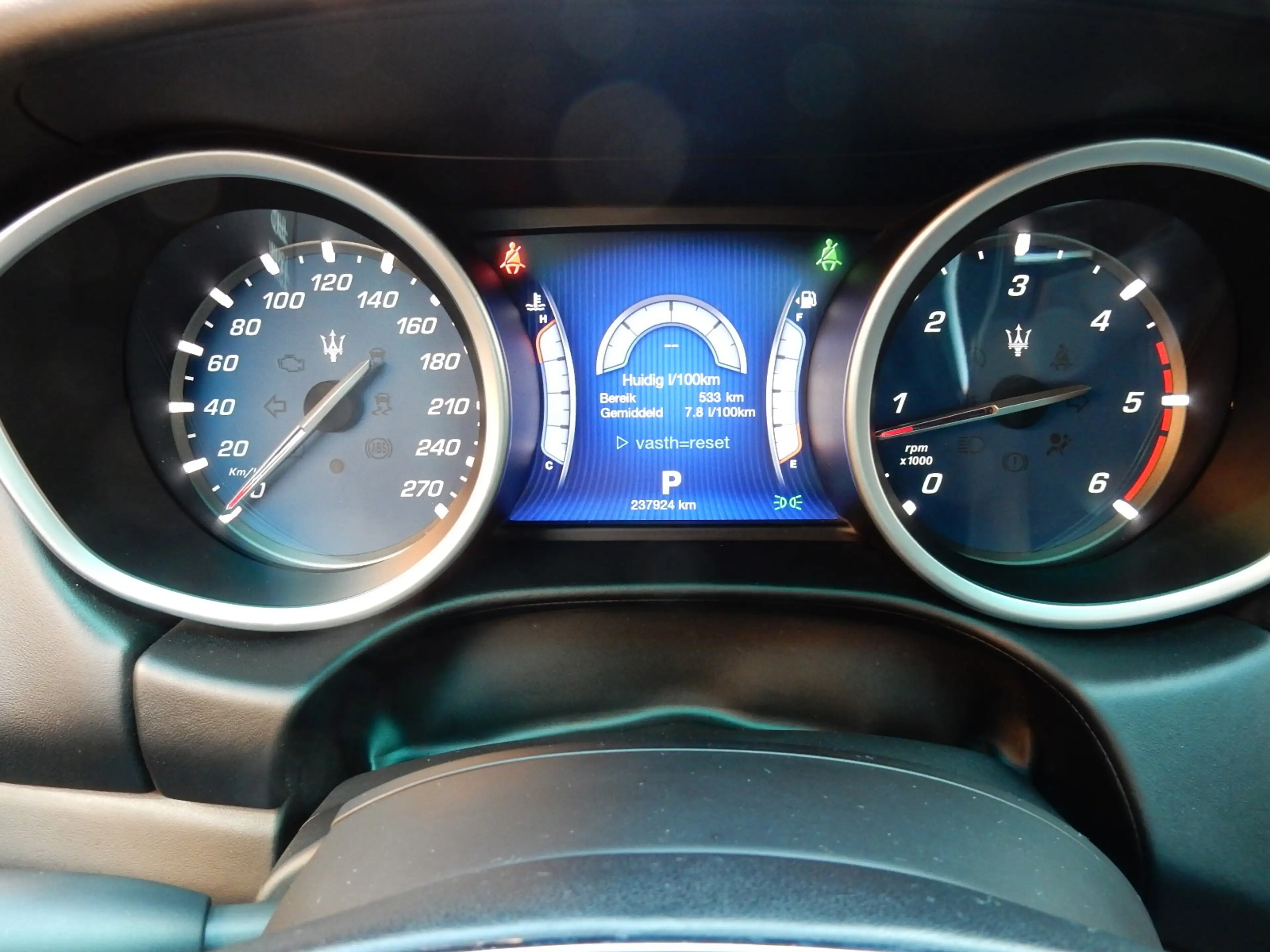 Maserati Ghibli 3.0 V6 D*LEDER*SCH DAK*XENON*20 INCH* — photo 11