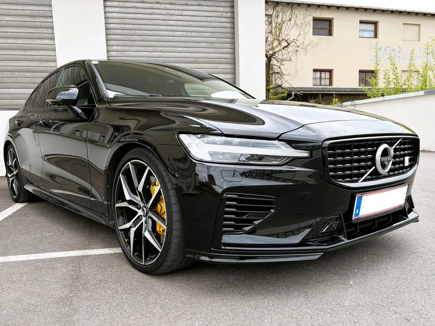 Volvo S60 S60 T8 AWD Polestar Engineered PHEV Geartronic Polestar Engineered Schwarz - 2