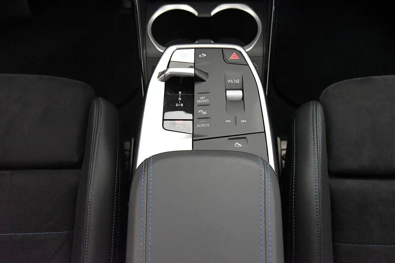 BMW iX1 xDrive30 M Sport AHK DriveAss+ Aktivsitz H+K, миниатюра 16