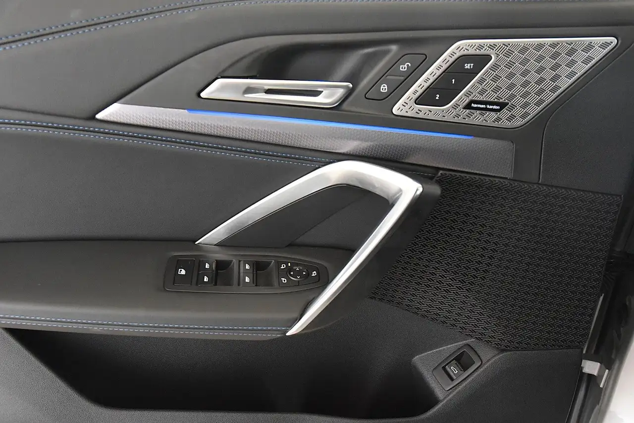 BMW iX1 xDrive30 M Sport AHK DriveAss+ Aktivsitz H+K, миниатюра 18