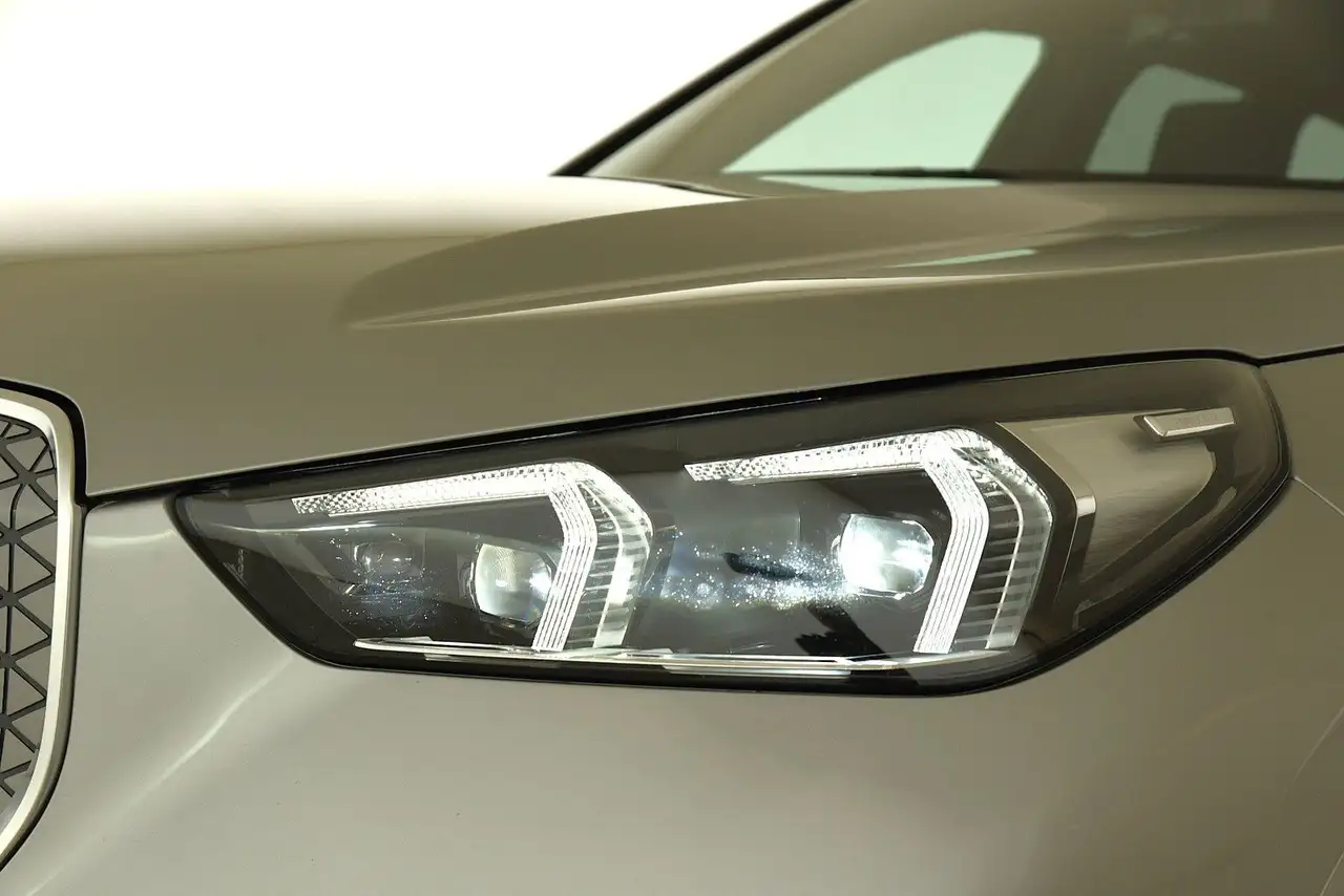 BMW iX1 xDrive30 M Sport AHK DriveAss+ Aktivsitz H+K, миниатюра 23
