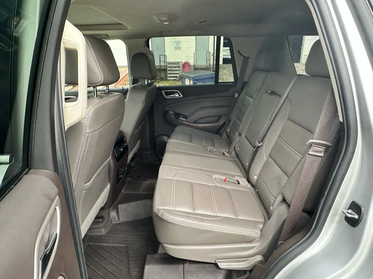 GMC Yukon снимка GMC Yukon