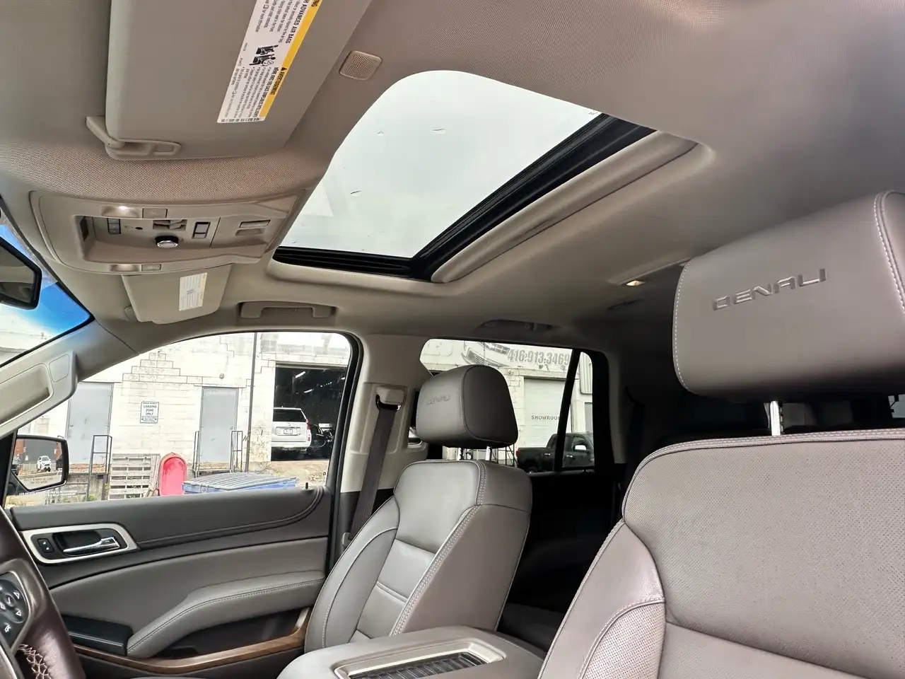 GMC Yukon снимка GMC Yukon