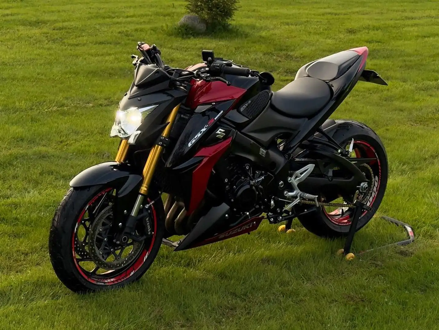 Suzuki GSX-S 1000 - 2