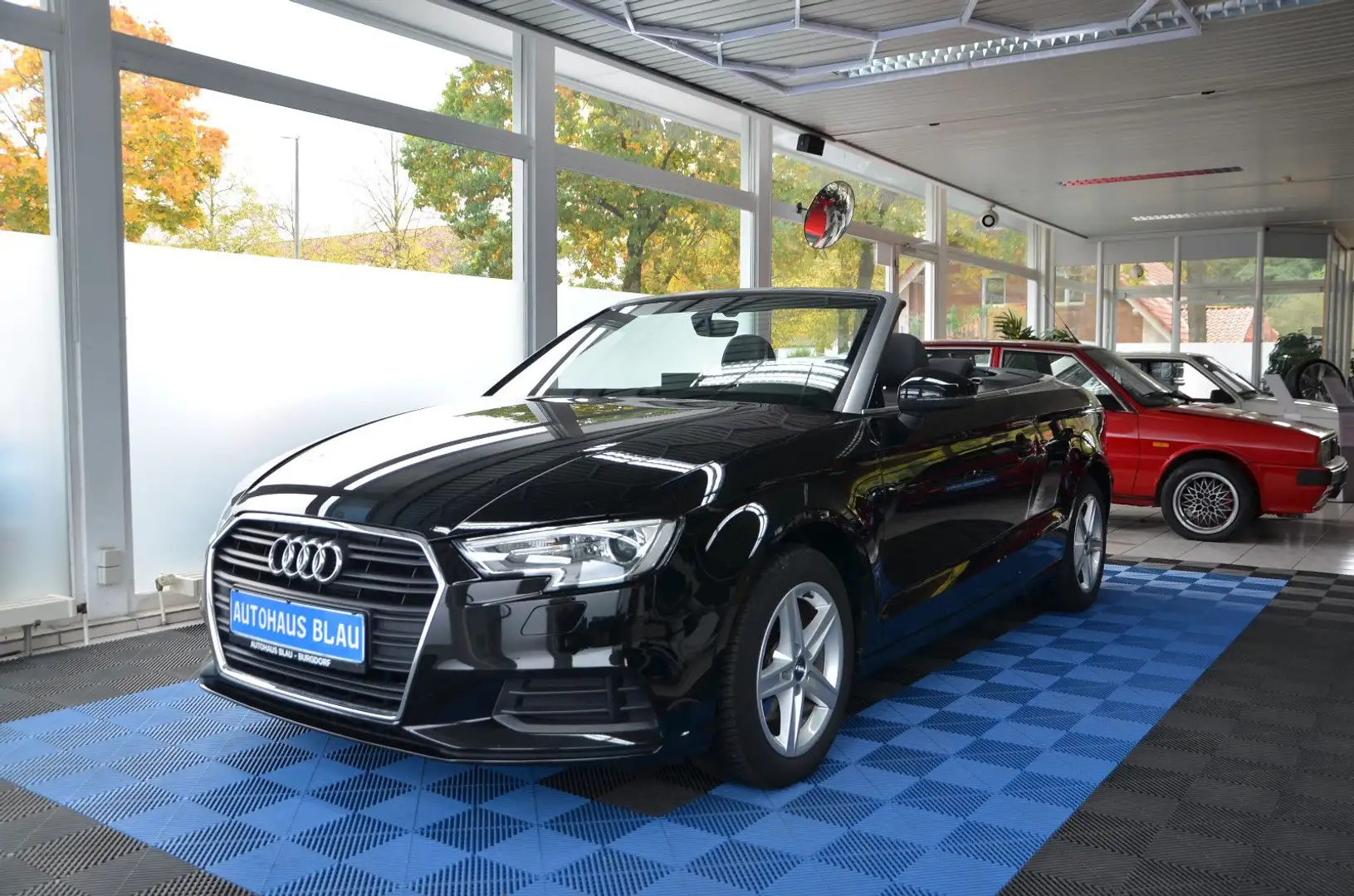 Audi A3 Cabriolet *KLIMAAUTO*SITZHZG*PDC*2.HAND* Schwarz - 1