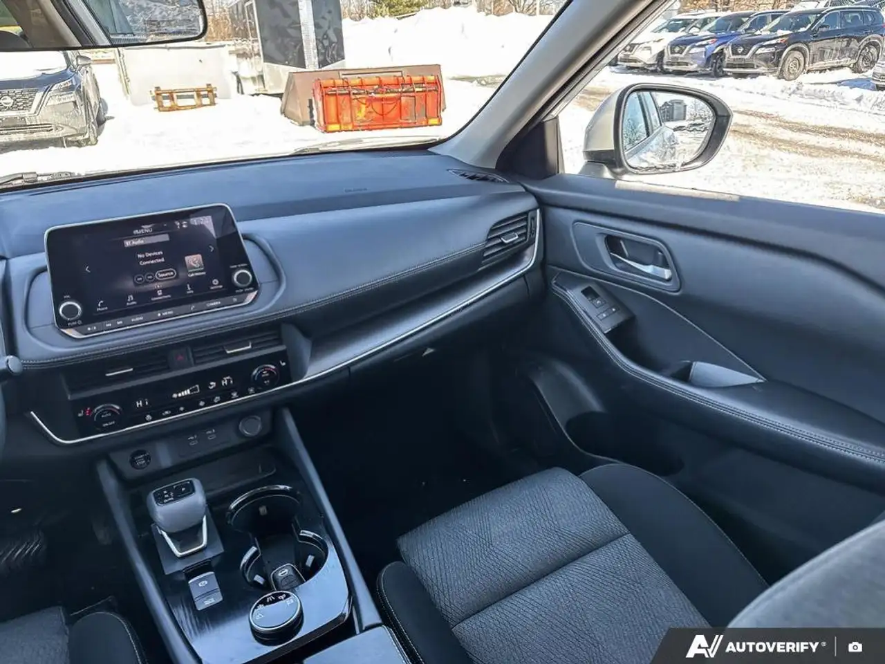 Nissan Rogue снимка Nissan Rogue