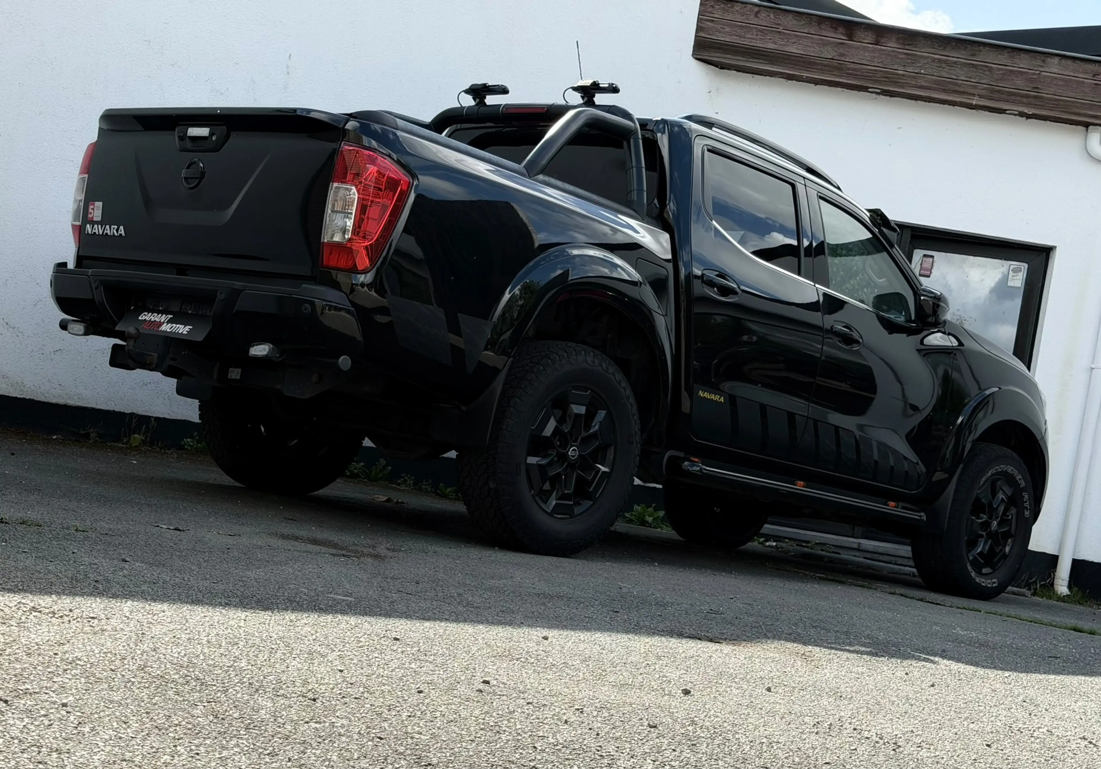 Nissan Navara 2.3 dCi 4WD New N-Guard *Black Edition € 26438 EX BTW / HTVA — photo 6