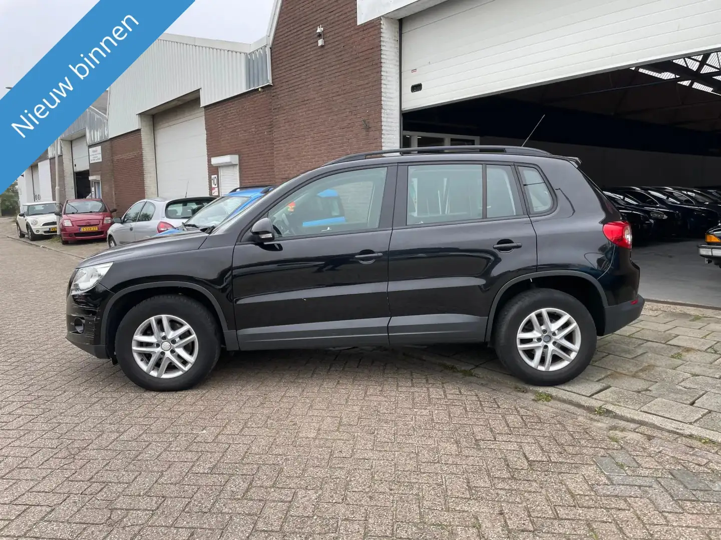 Volkswagen Tiguan 1.4 TSI Comfort&Design | Cruisecontrol Zwart - 2