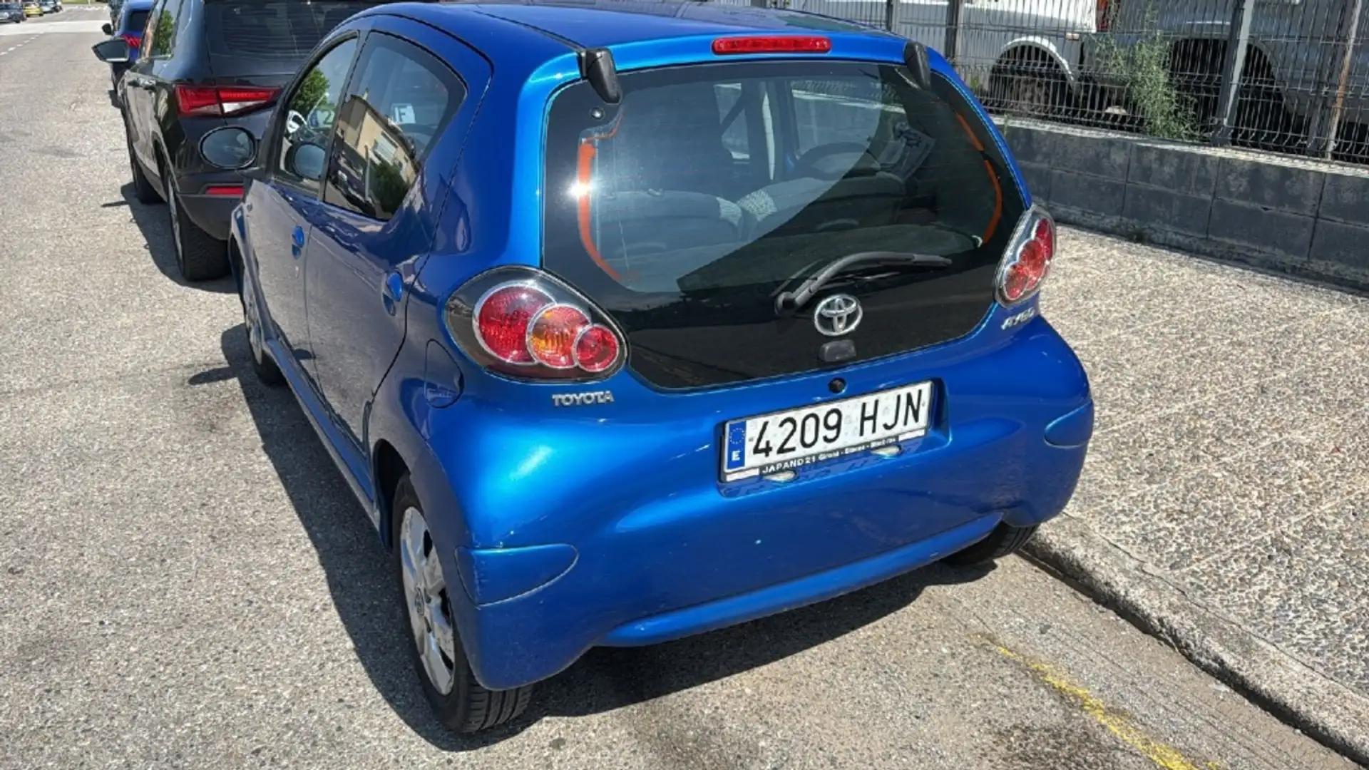 Toyota Aygo 1.0 68CV VVT-I 5P Azul - 2