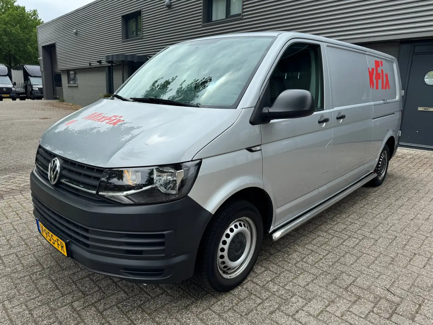 Volkswagen Transporter 2.0 TDI L2H3 Highline Zilver - 1