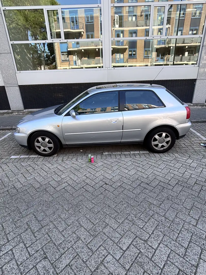 Audi A3 1.8 5V T. Ambiente Gris - 1