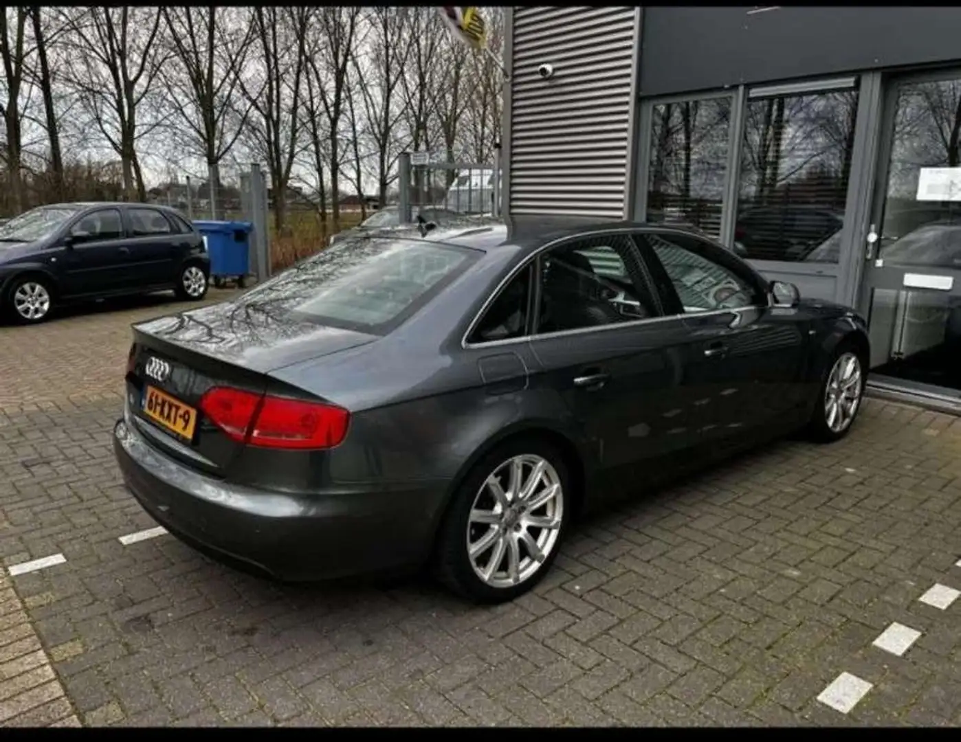 Audi A4 1.8 TFSI S edition S line pakket Xenos verlichting Grijs - 2