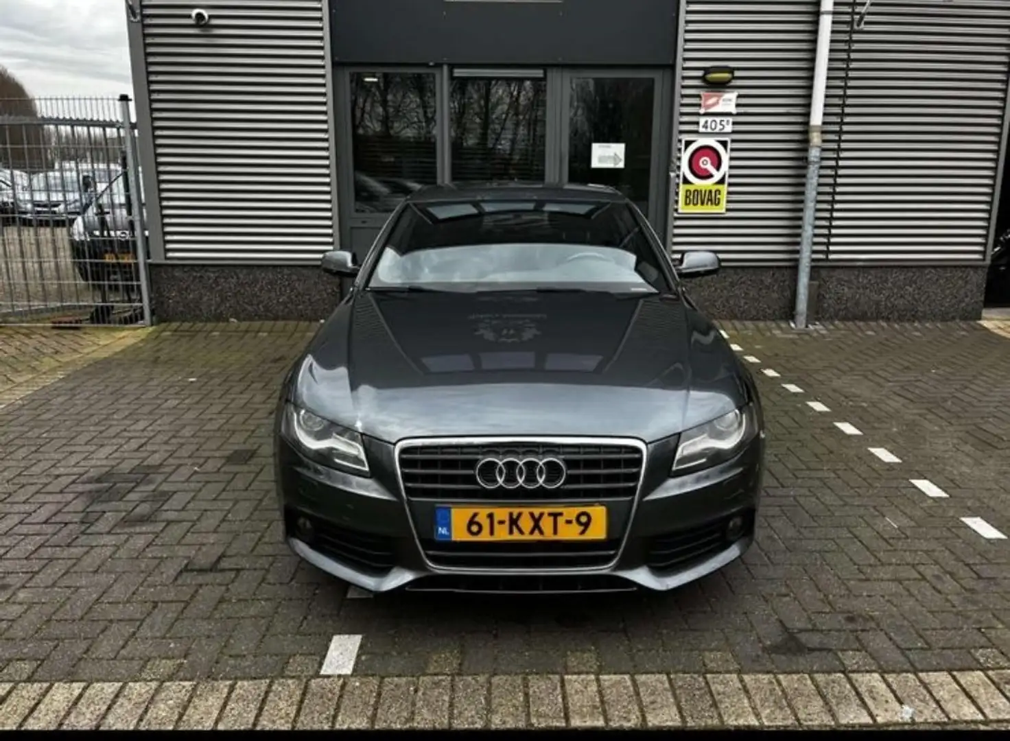 Audi A4 1.8 TFSI S edition S line pakket Xenos verlichting Grijs - 1