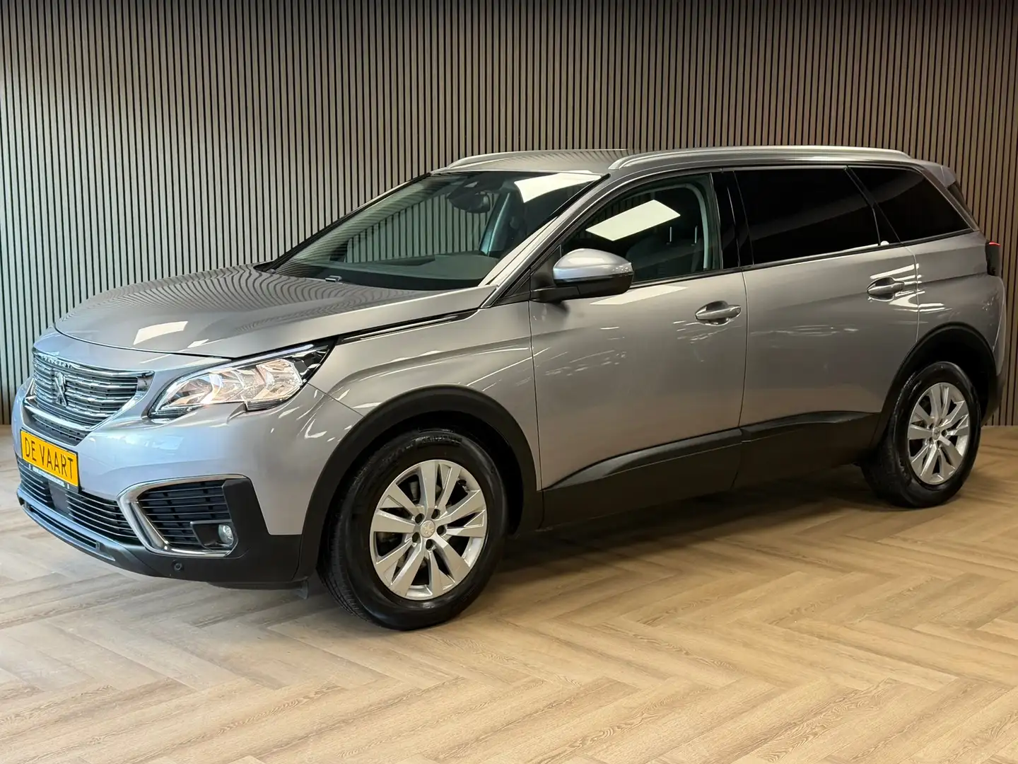 Peugeot 5008 1.2 PureTech Blue Lease 7p. D.RIEM VERVANGEN TREKH Grau - 1