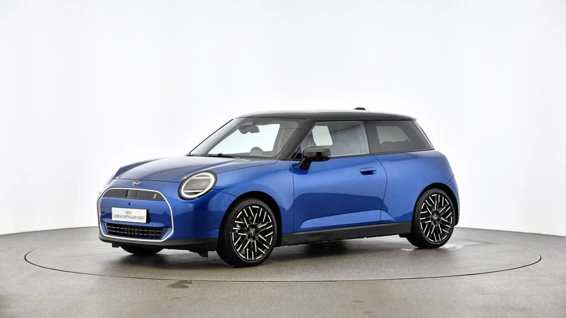 MINI Cooper SE Favoured Trim Blau - 1